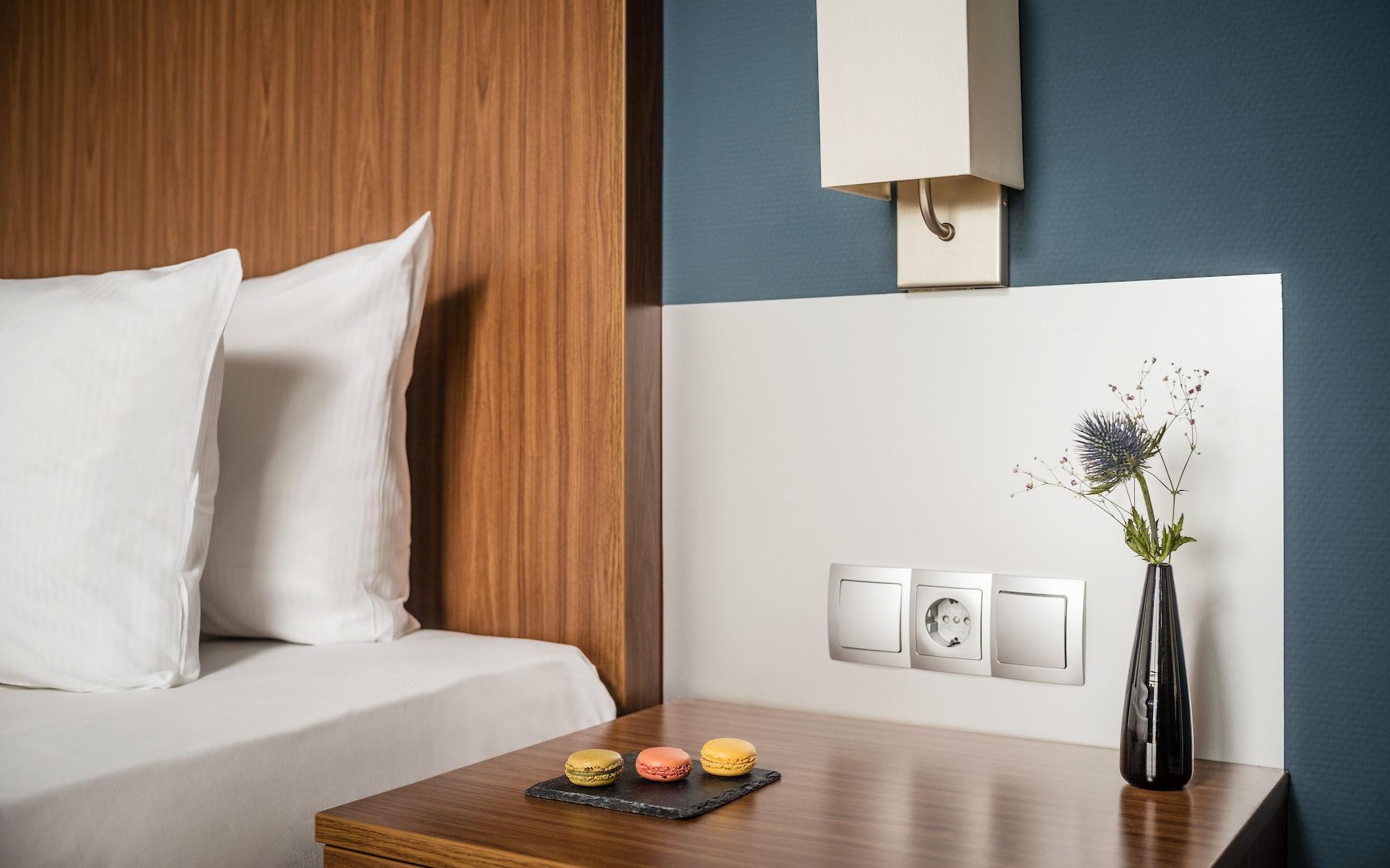 Western Donners Hotel 4*
